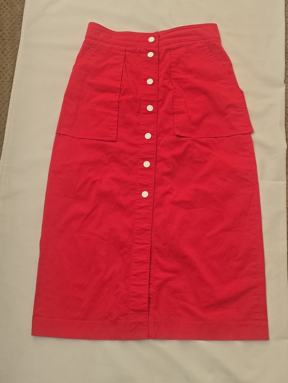 Icone Simons Red Button-Front Midi Skirt with Front Patch Pockets M